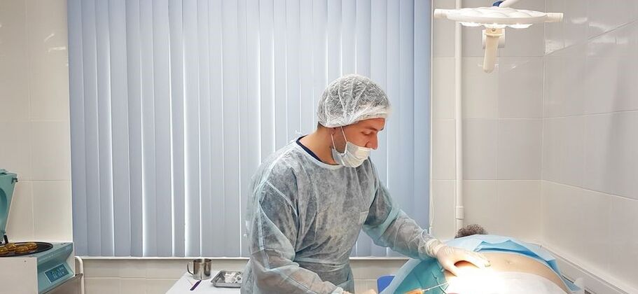 Harvesting adipose tissue for SVF treatment of knee osteoarthritis